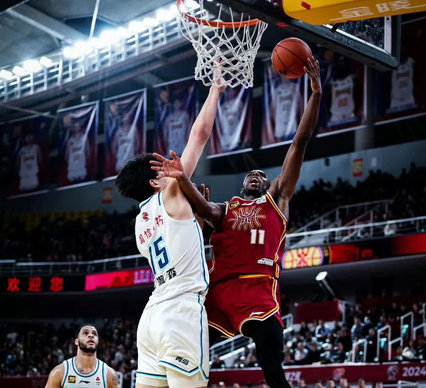 关于中国男篮鏖战西班牙男篮,拉文绝境逆转的信息 关于中国男篮鏖战西班牙男篮,拉文绝境逆转的信息